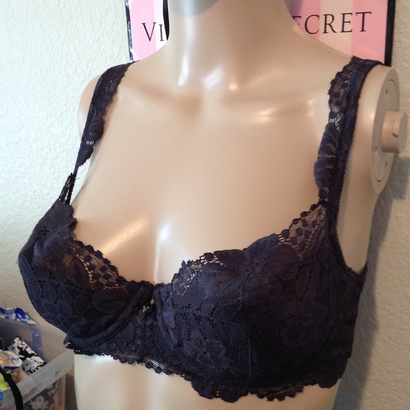 Very sexy black lace bra with wide straps - Picture 4 of 6